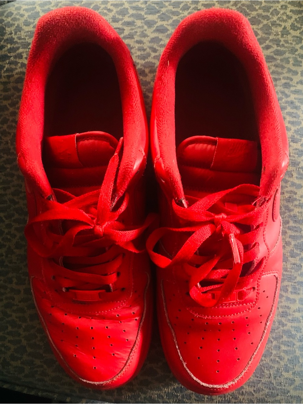 Nike Air Force 1 Men's Red Leather Low-Top Sneakers - Picture 2 of 9